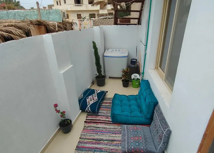 Behind The Blue Door * Дахаб