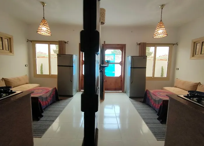 Behind The Blue Door Апартаменты *